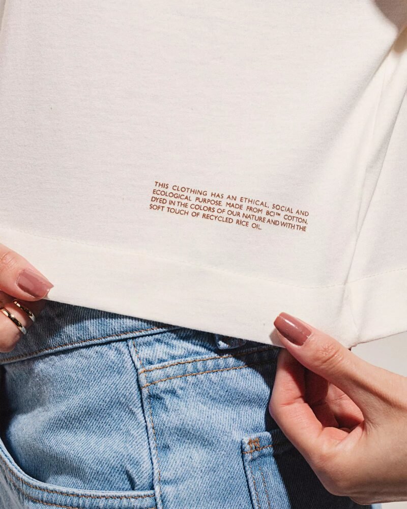 T-shirt Cropped Oversized Antúrio Branca - Image 2
